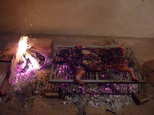 fotos/2009-08-15 - Primer lechon en la obligado/P1000070.JPG